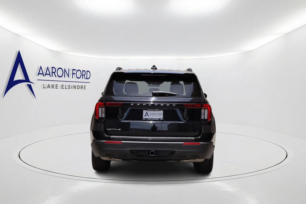 Used 2025 Ford Explorer Active RWD image 5