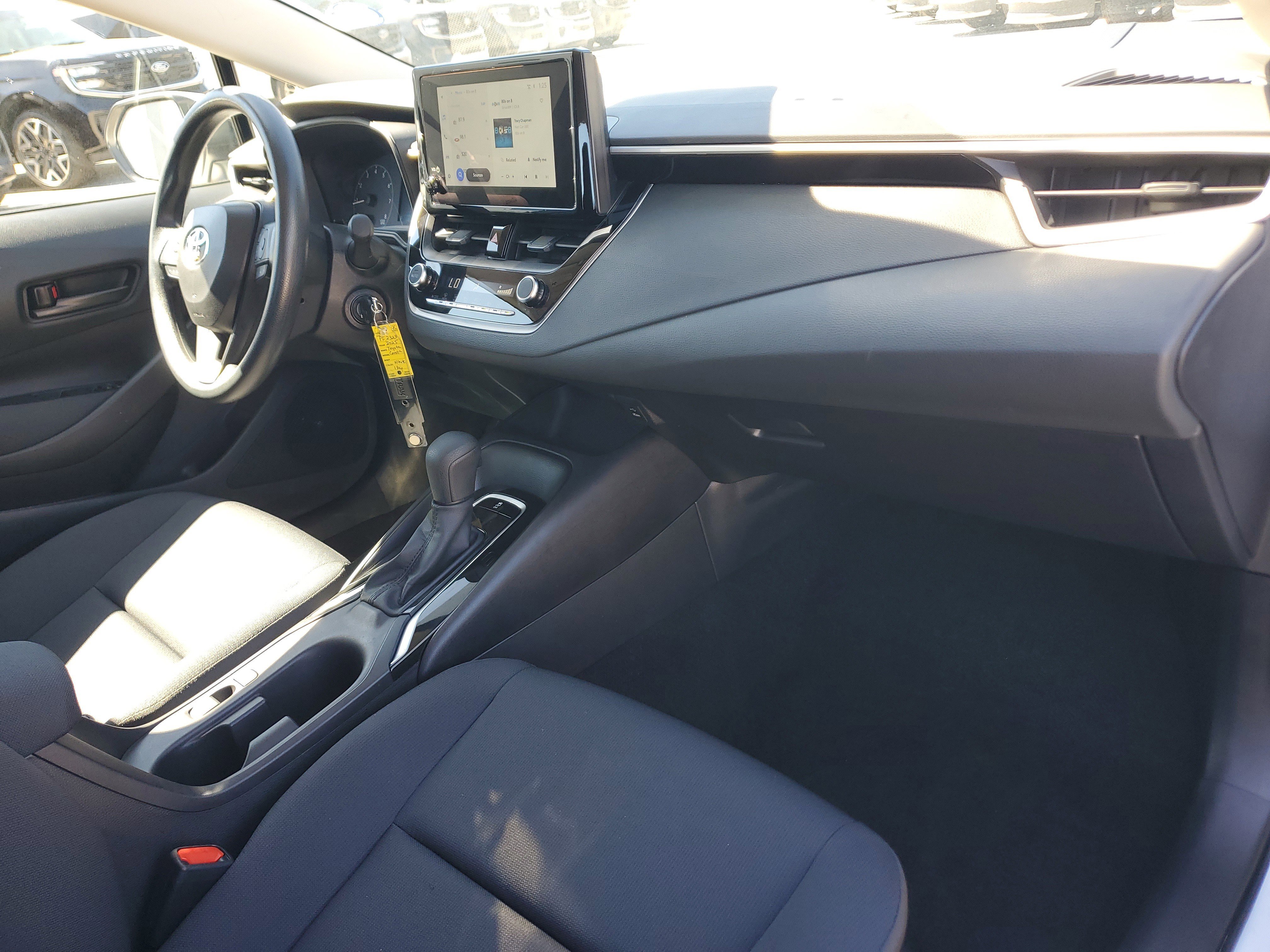 Used 2025 Toyota Corolla LE image 16