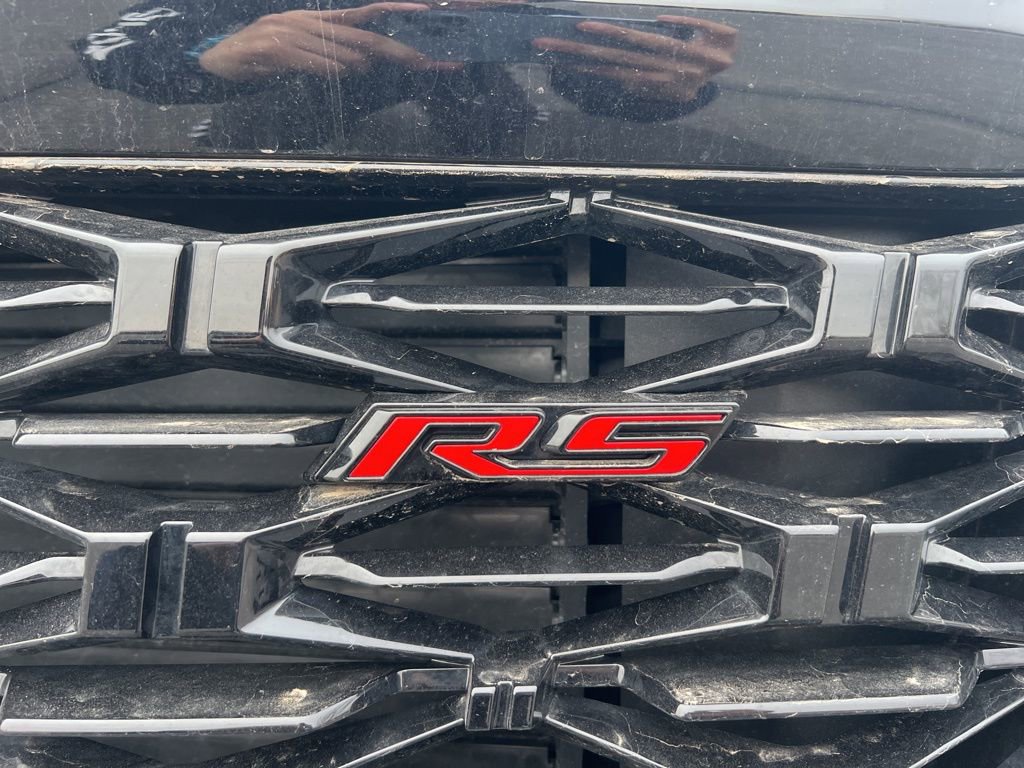 Used 2025 Chevrolet Traverse RS w/ LPO, Floor Liner Package image 9