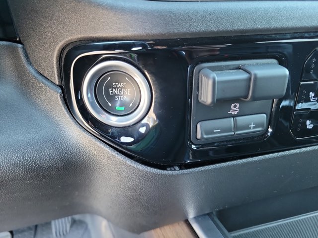 Used 2023 Chevrolet Silverado 1500 High Country w/ Technology Package image 21