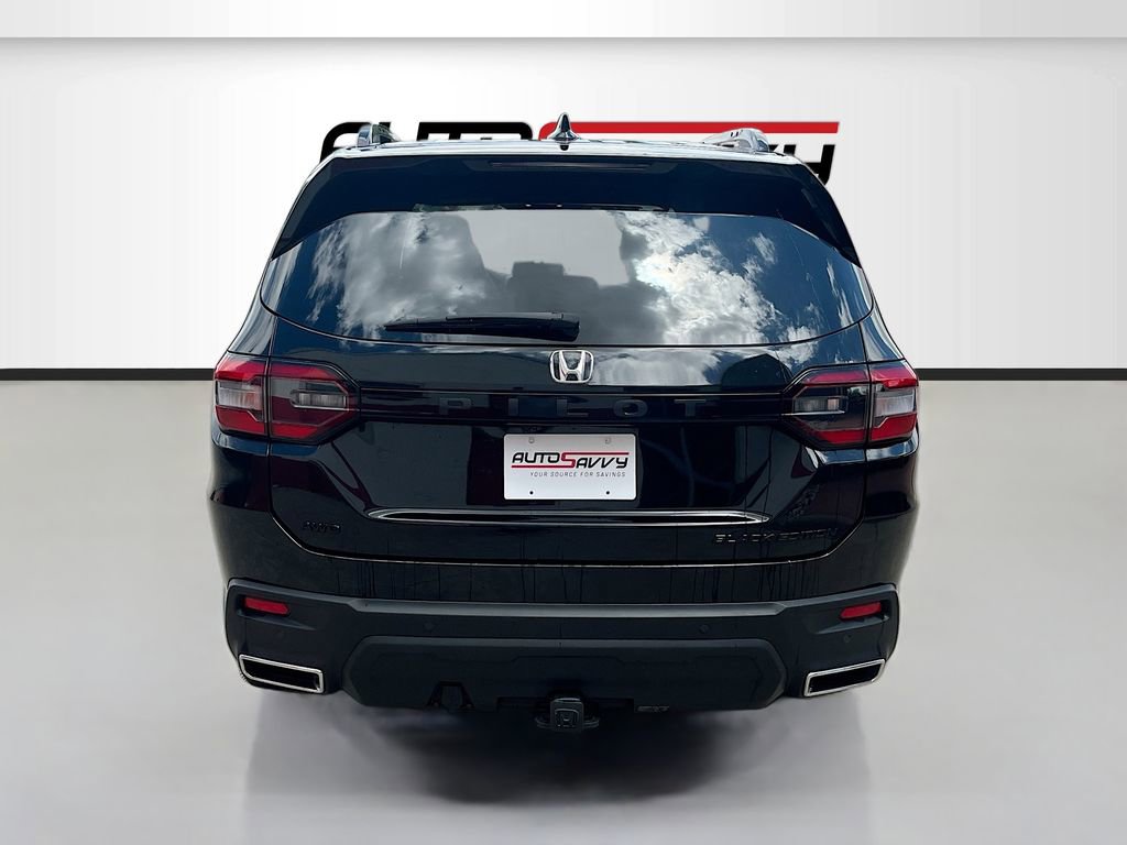 Used 2025 Honda Pilot Black Edition image 6