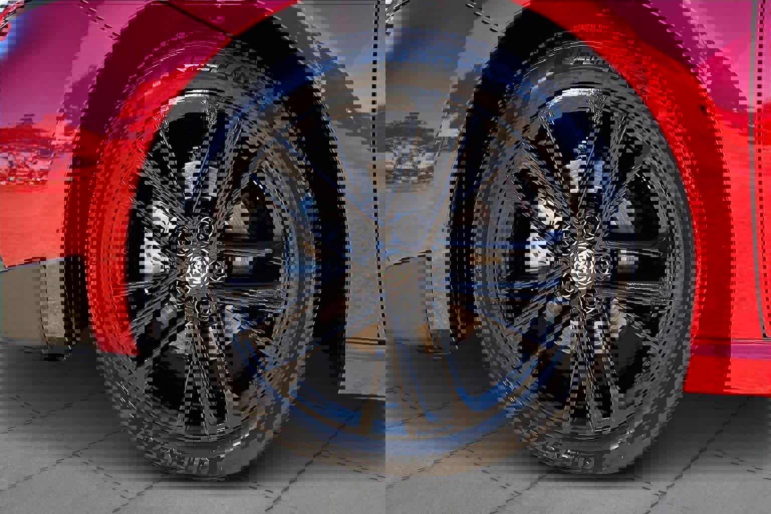 Used 2025 Toyota Camry SE image 10