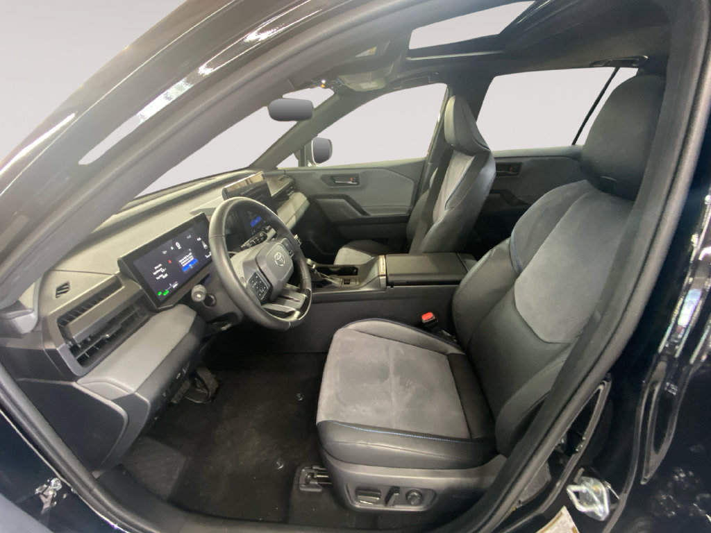 Used 2026 Toyota RAV4 XSE w/ Weather Package AWD/4WD image 9