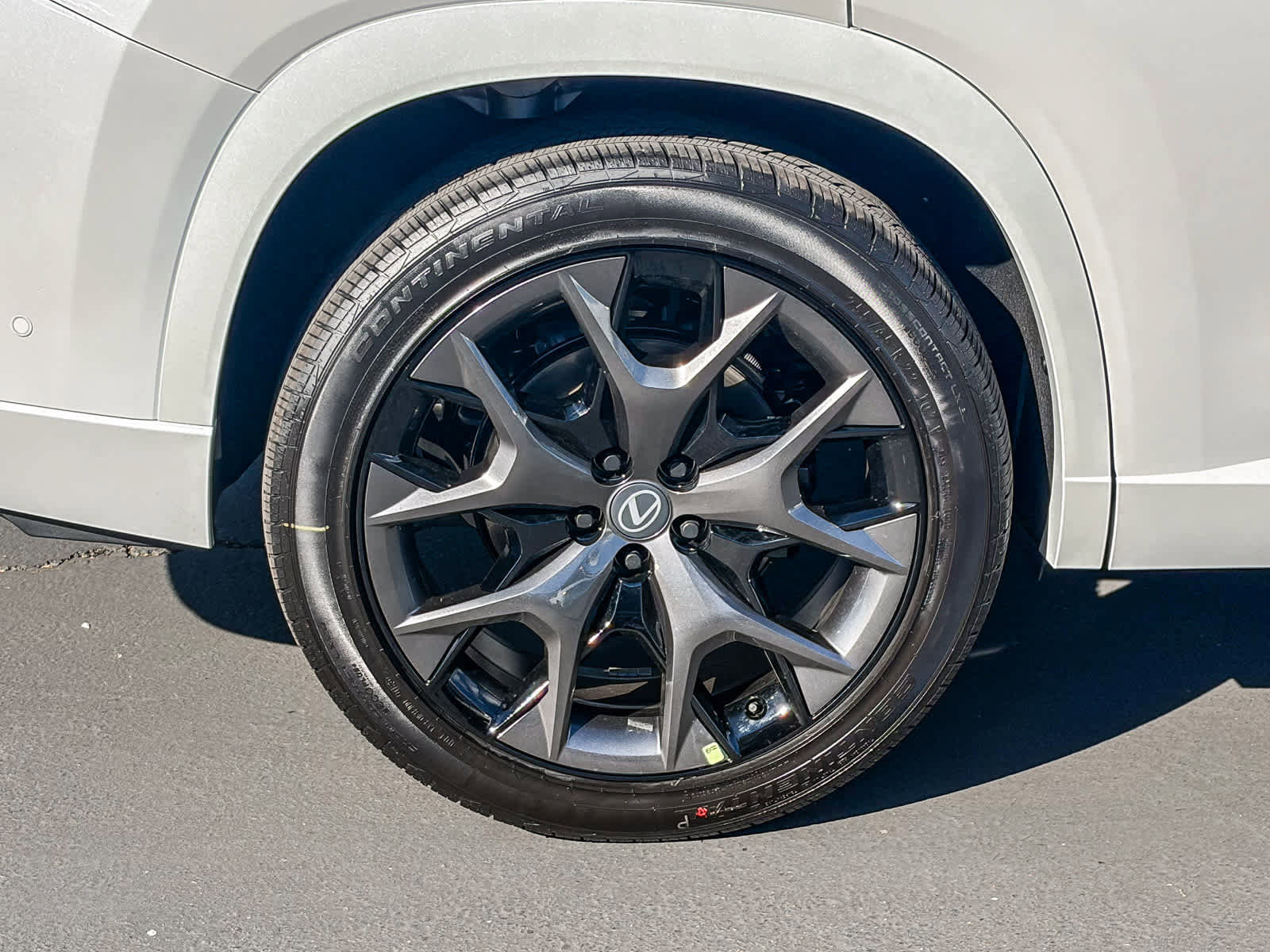 New 2026 Lexus TX 500h AWD image 10