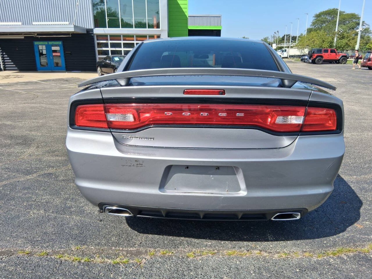 Used 2013 Dodge Charger SE RWD image 5