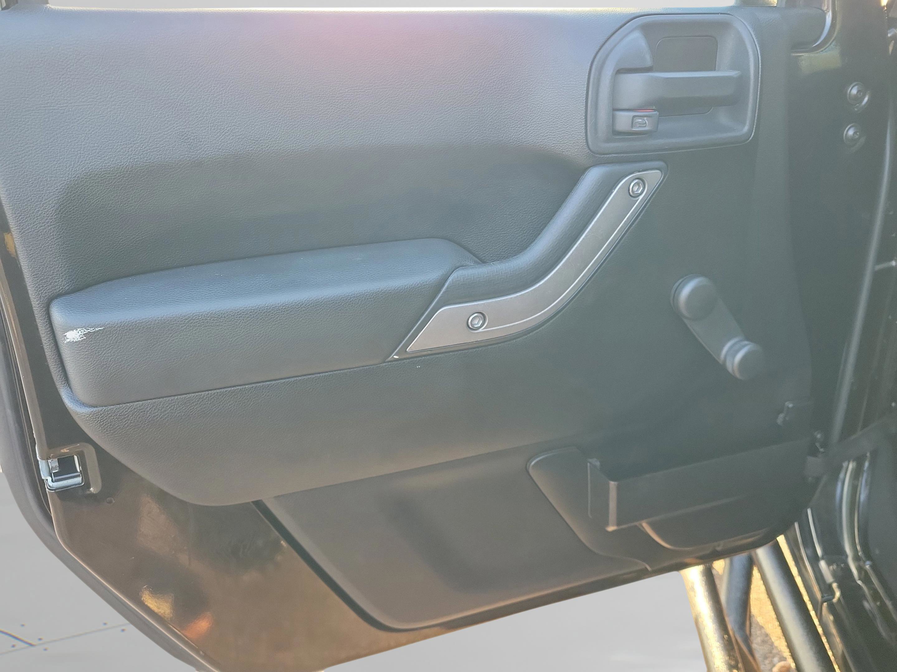 Used 2015 Jeep Wrangler Sport image 9