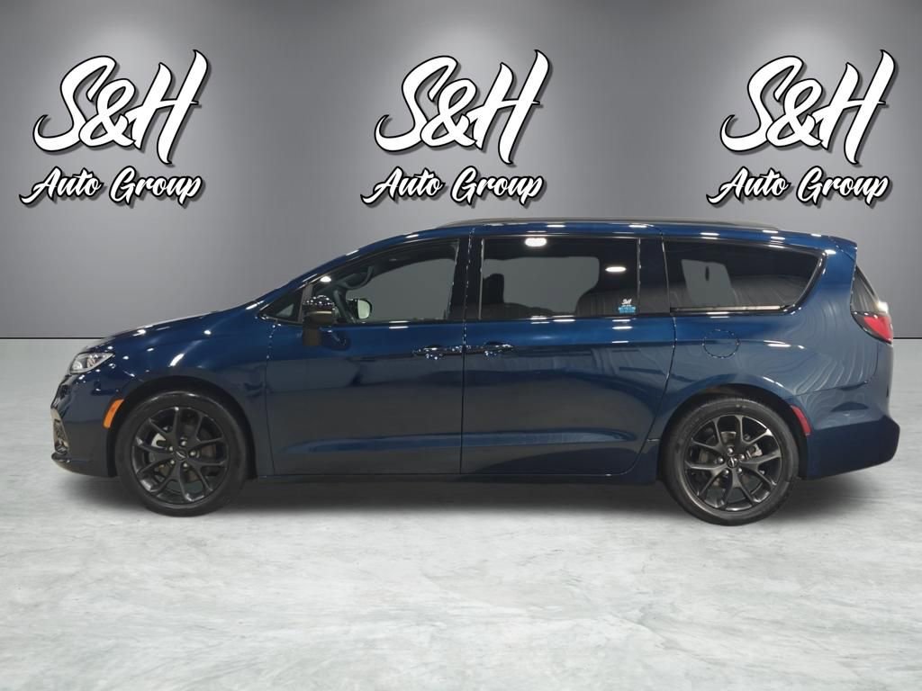 Used 2025 Chrysler Pacifica Limited image 19