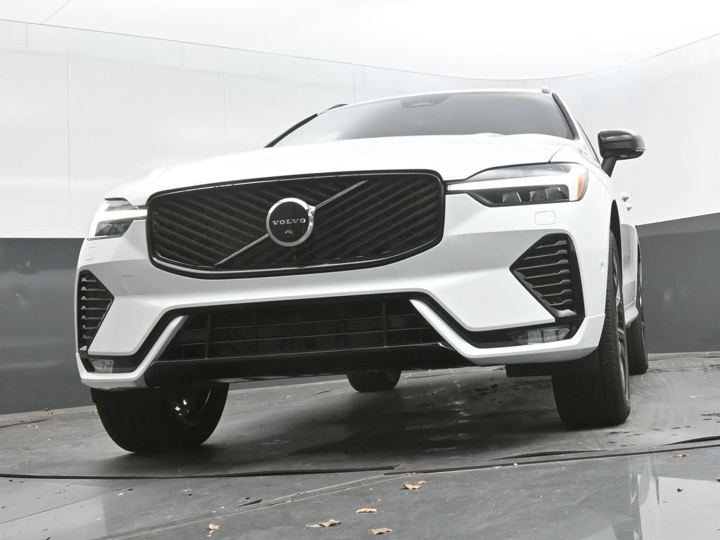 New 2026 Volvo XC60 B5 Plus w/ Protection Package Premier AWD/4WD image 37