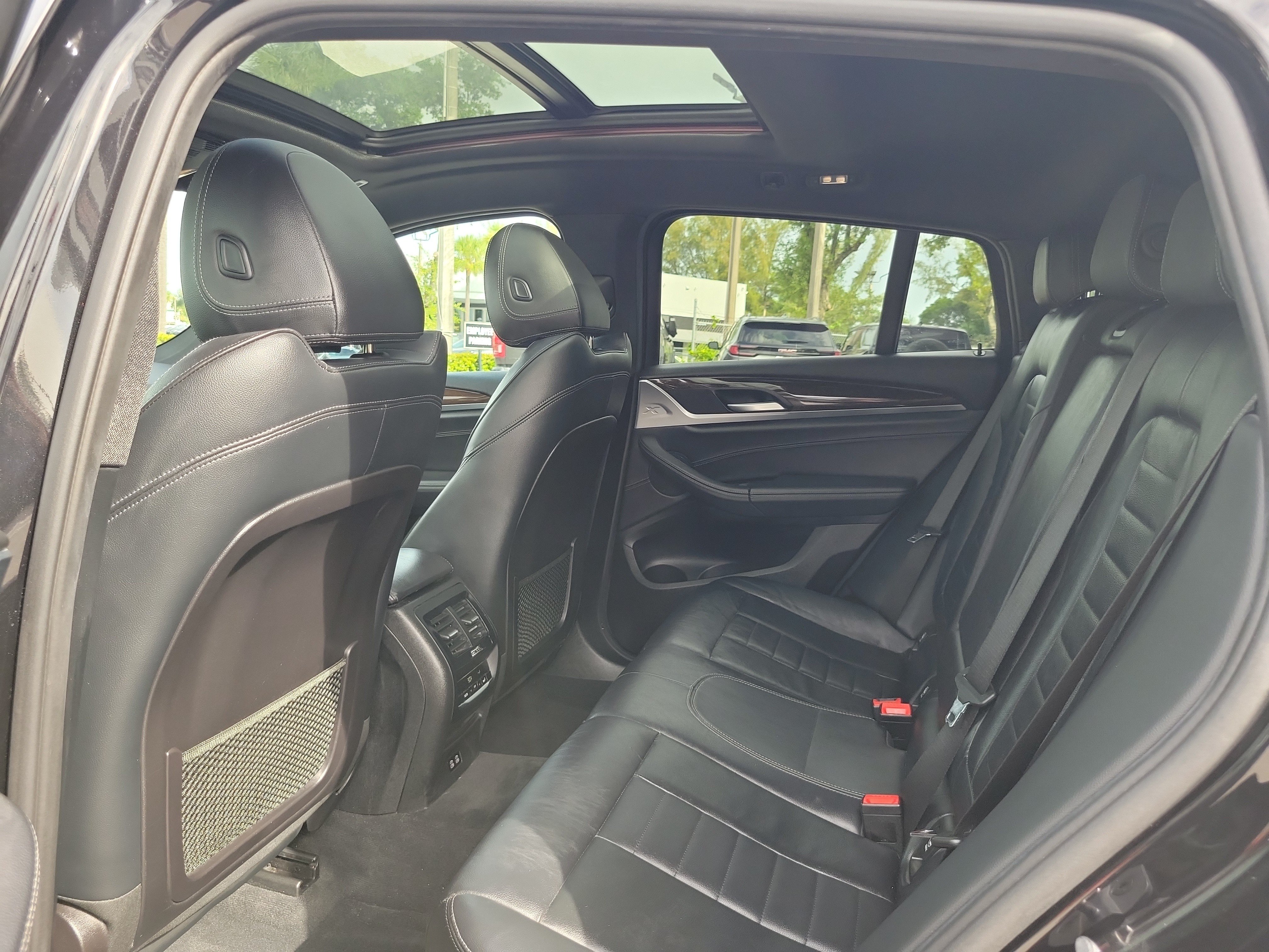 Used 2020 BMW X4 xDrive30i w/ Driving Assistance Package AWD/4WD image 15