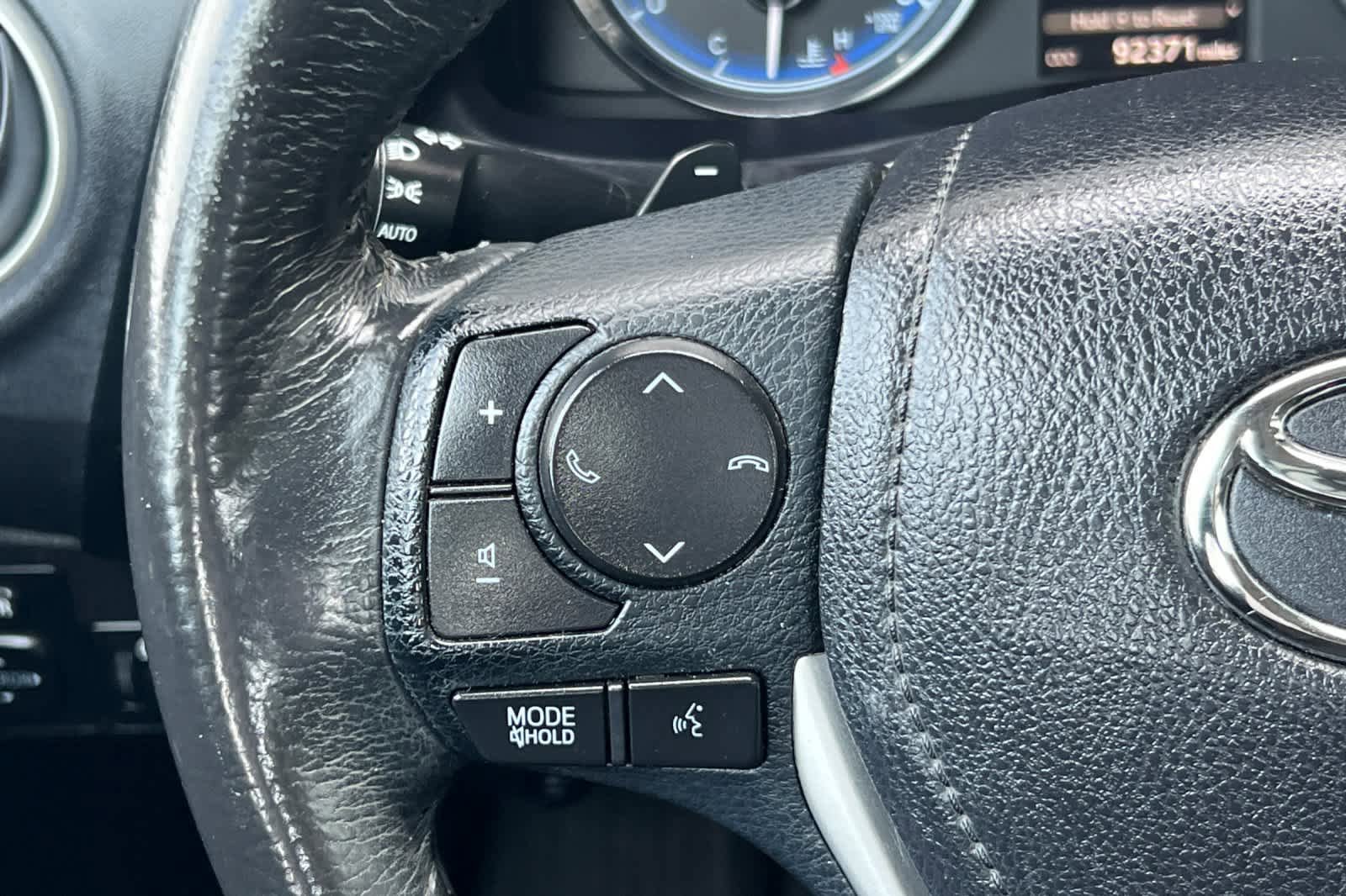 Used 2018 Toyota Corolla SE FWD image 23