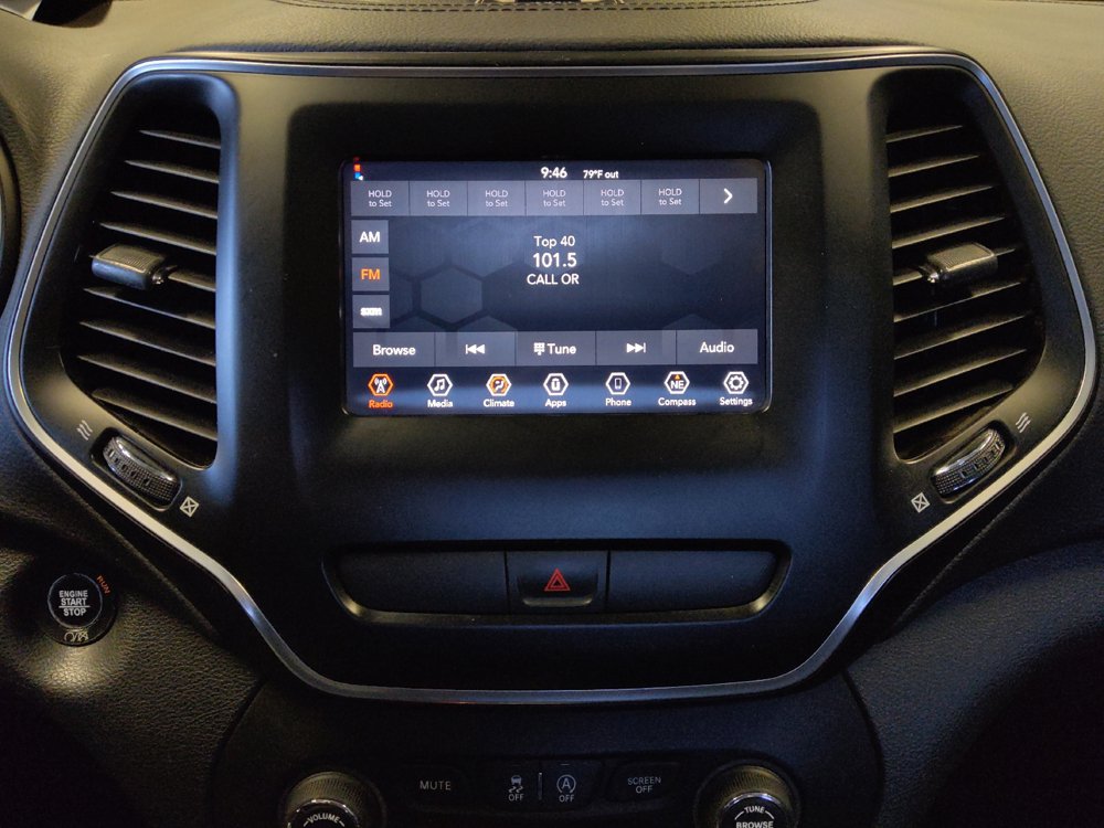 Used 2019 Jeep Cherokee Latitude Plus FWD image 25