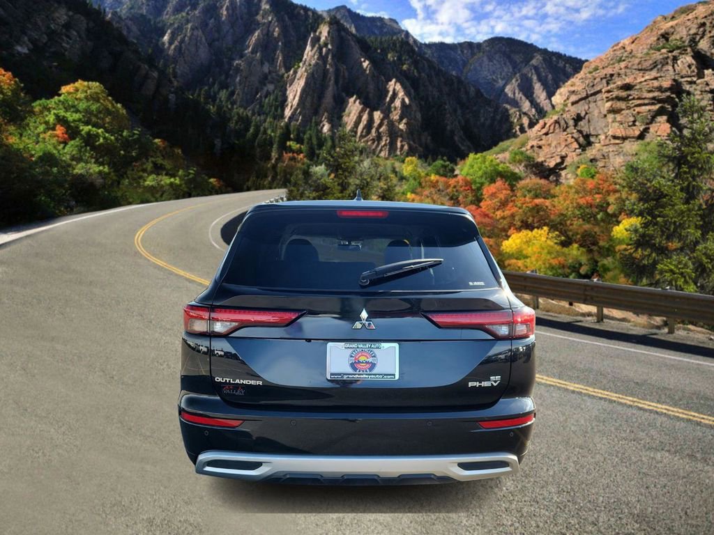 Used 2023 Mitsubishi Outlander SE image 4