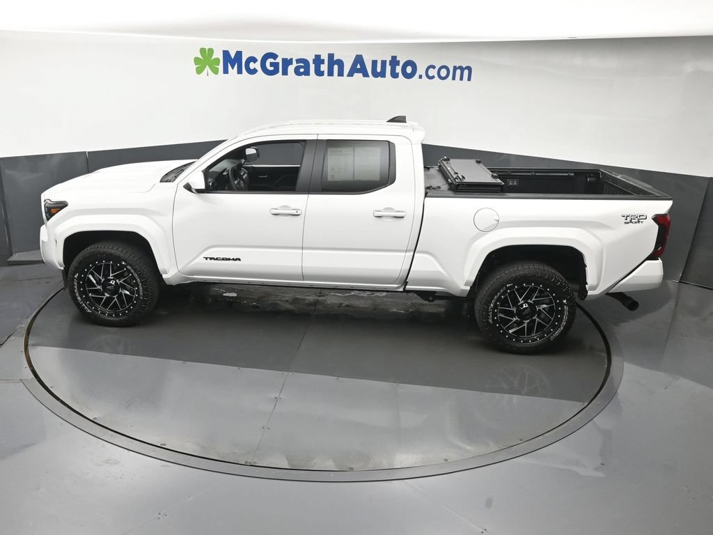 Used 2025 Toyota Tacoma TRD Sport AWD/4WD image 23