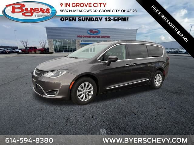 Used 2017 Chrysler Pacifica Touring-L image 1