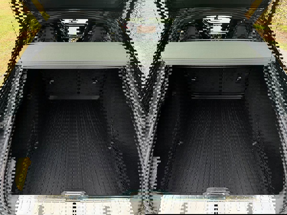 Used 2018 Porsche Panamera 4 image 25