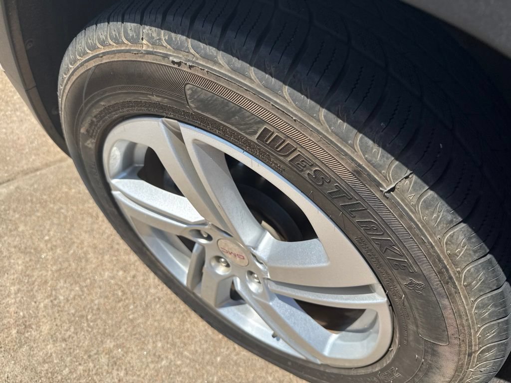 Used 2018 GMC Terrain SLE w/ Driver Convenience Package FWD image 10