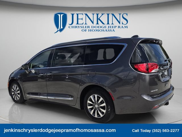 Used 2020 Chrysler Pacifica Touring-L Plus FWD image 8