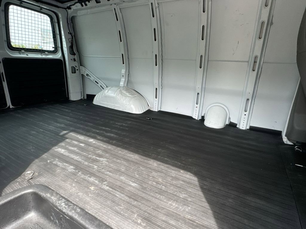 Used 2024 GMC Savana 2500 image 28