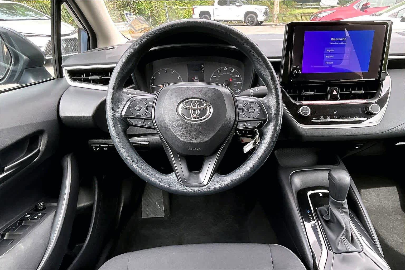Used 2025 Toyota Corolla LE FWD image 6