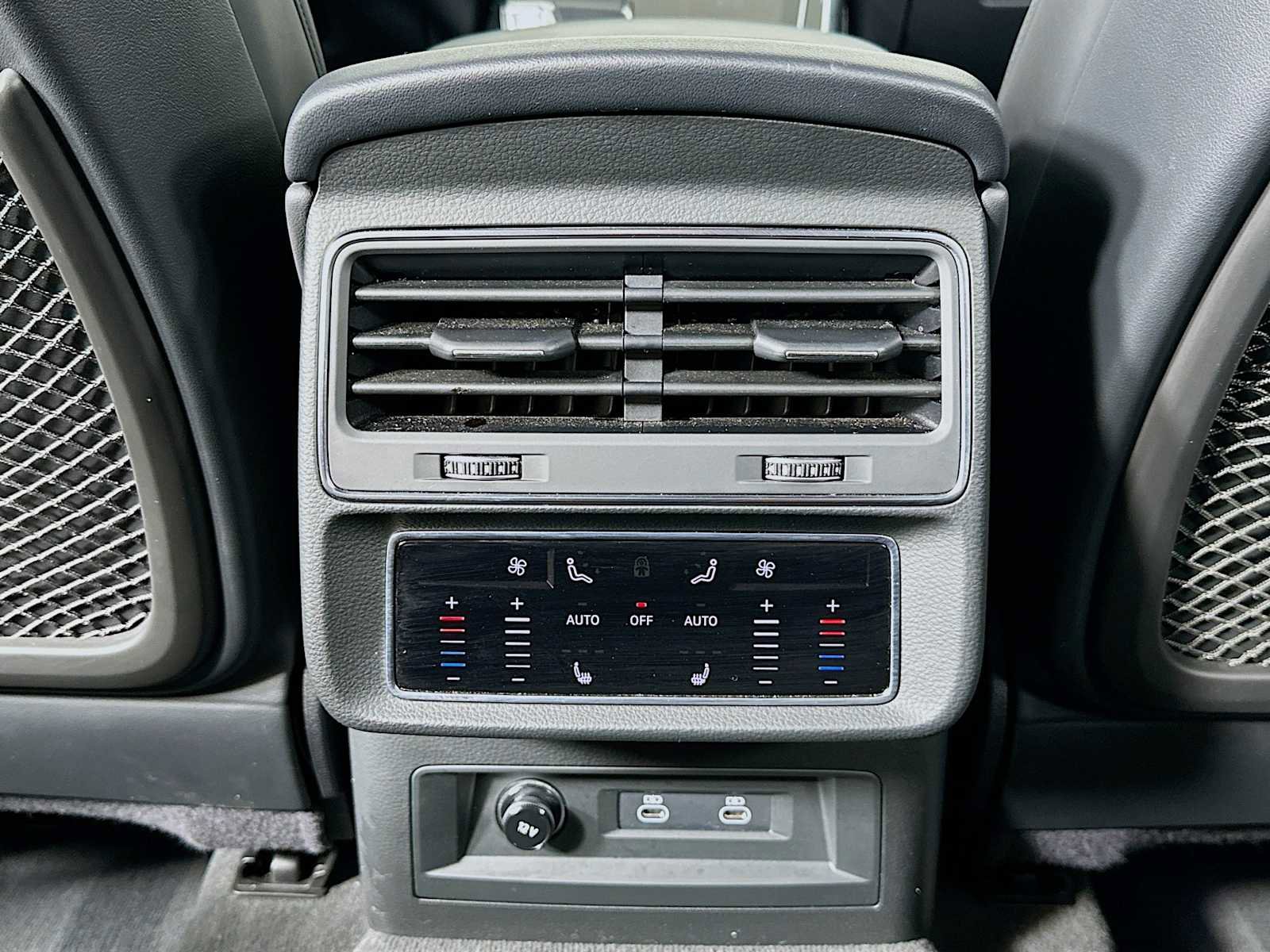 Used 2025 Audi Q7 3.0T Prestige w/ Prestige Package image 25