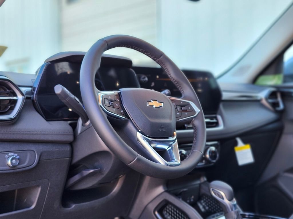 New 2026 Chevrolet TrailBlazer LT w/ Convenience Package FWD image 17