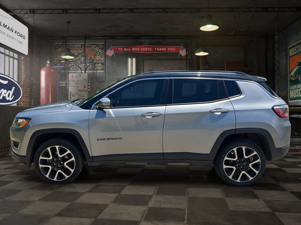 Used 2017 Jeep Compass Limited w/ Navigation Group AWD/4WD image 3