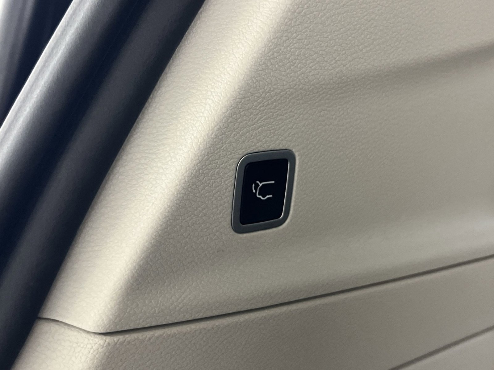 Used 2019 Chrysler Pacifica Touring Plus w/ Tire & Wheel Group FWD image 29