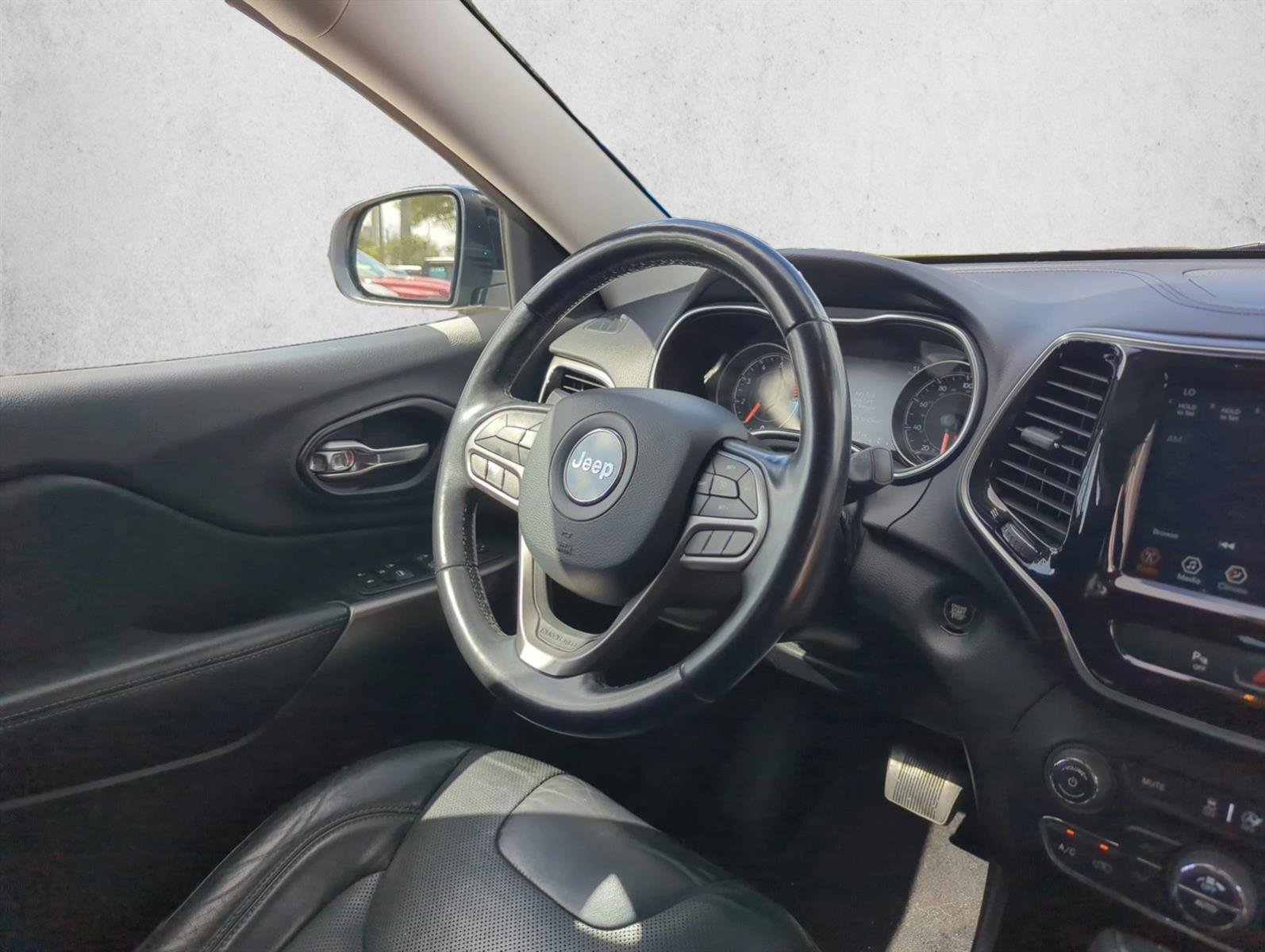 Used 2020 Jeep Cherokee Limited FWD image 24
