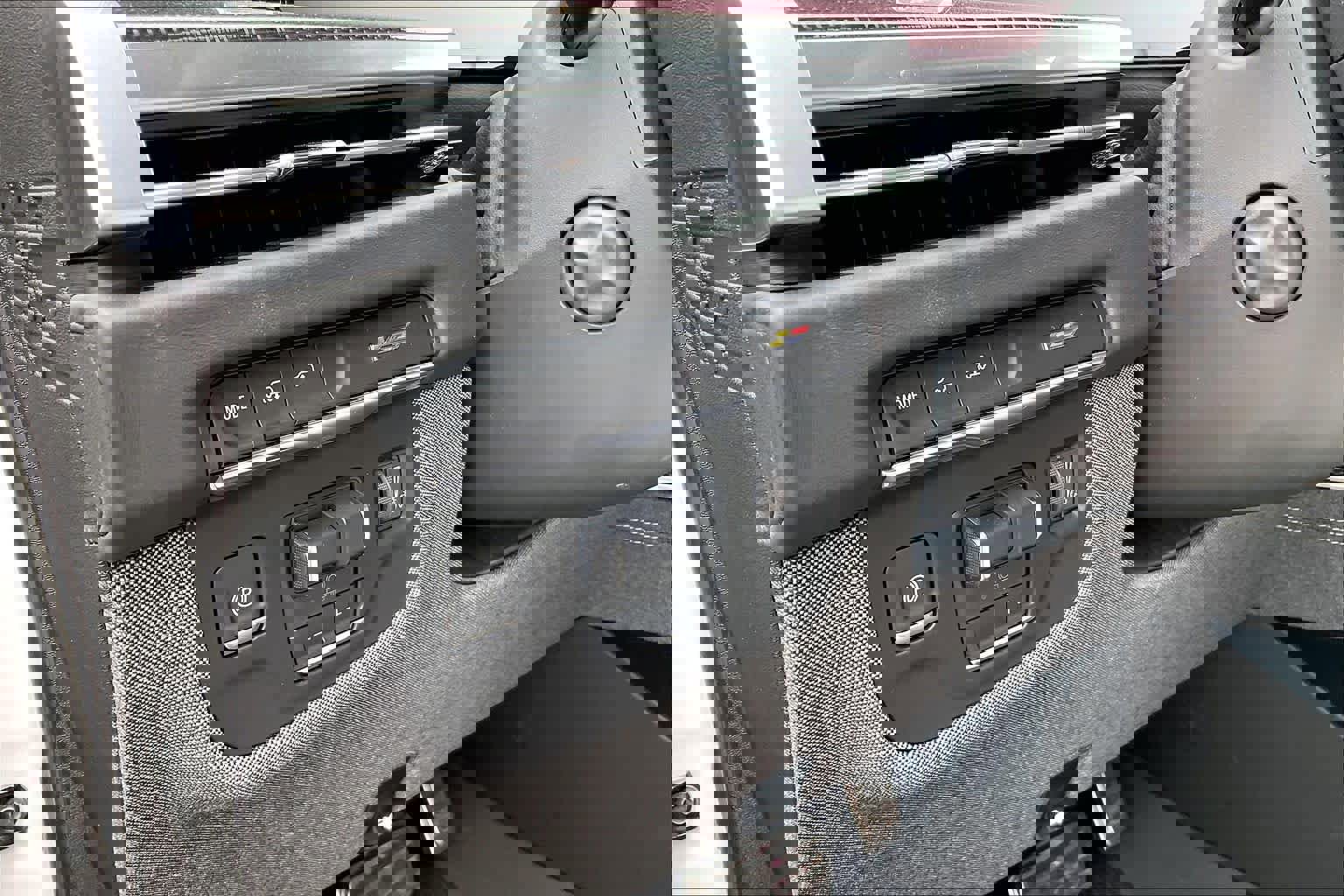 Used 2025 Cadillac Escalade V w/ LPO, Floor Liner Package AWD/4WD image 33