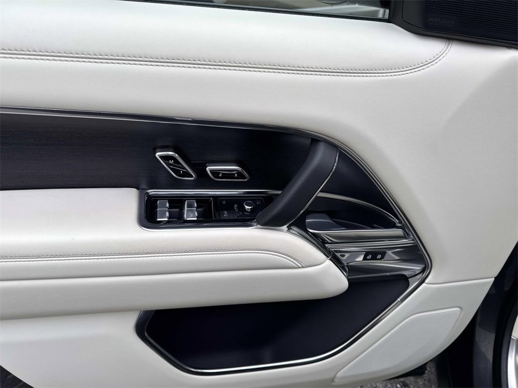 Used 2023 Land Rover Range Rover SE image 18