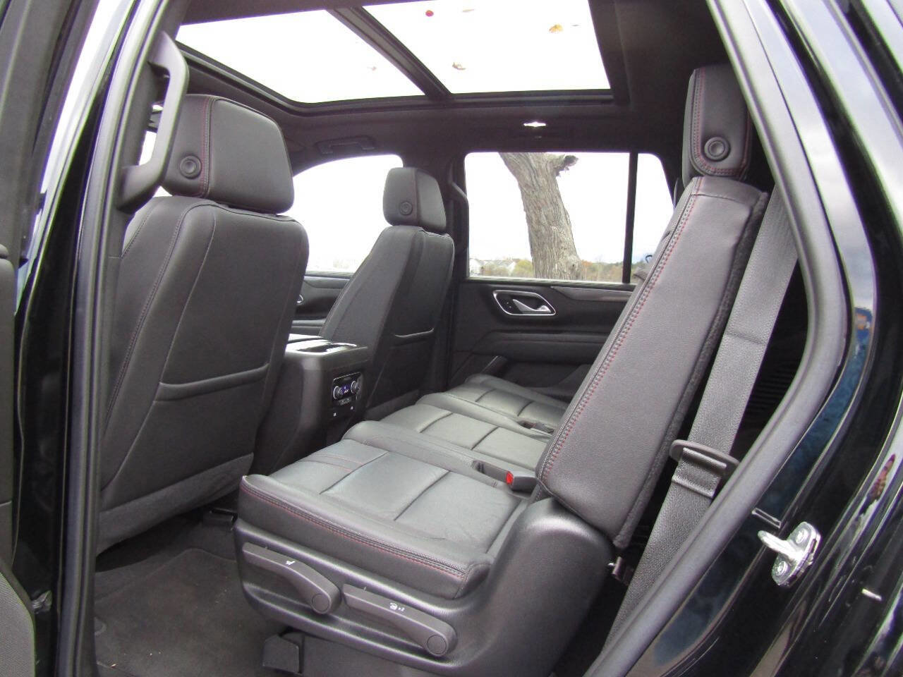 Used 2021 Chevrolet Tahoe RST AWD/4WD image 12