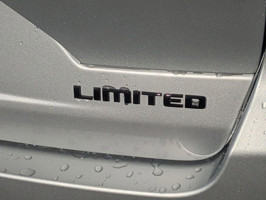 New 2025 Jeep Grand Cherokee Limited w/ Black Appearance Package image 13