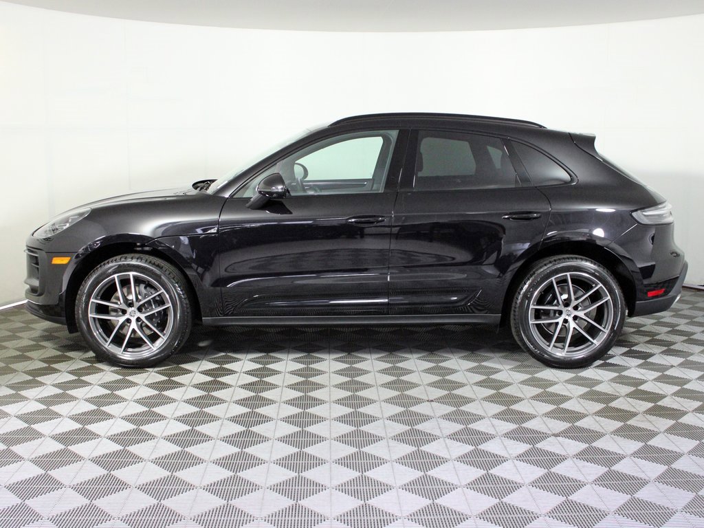Used 2026 Porsche Macan image 2
