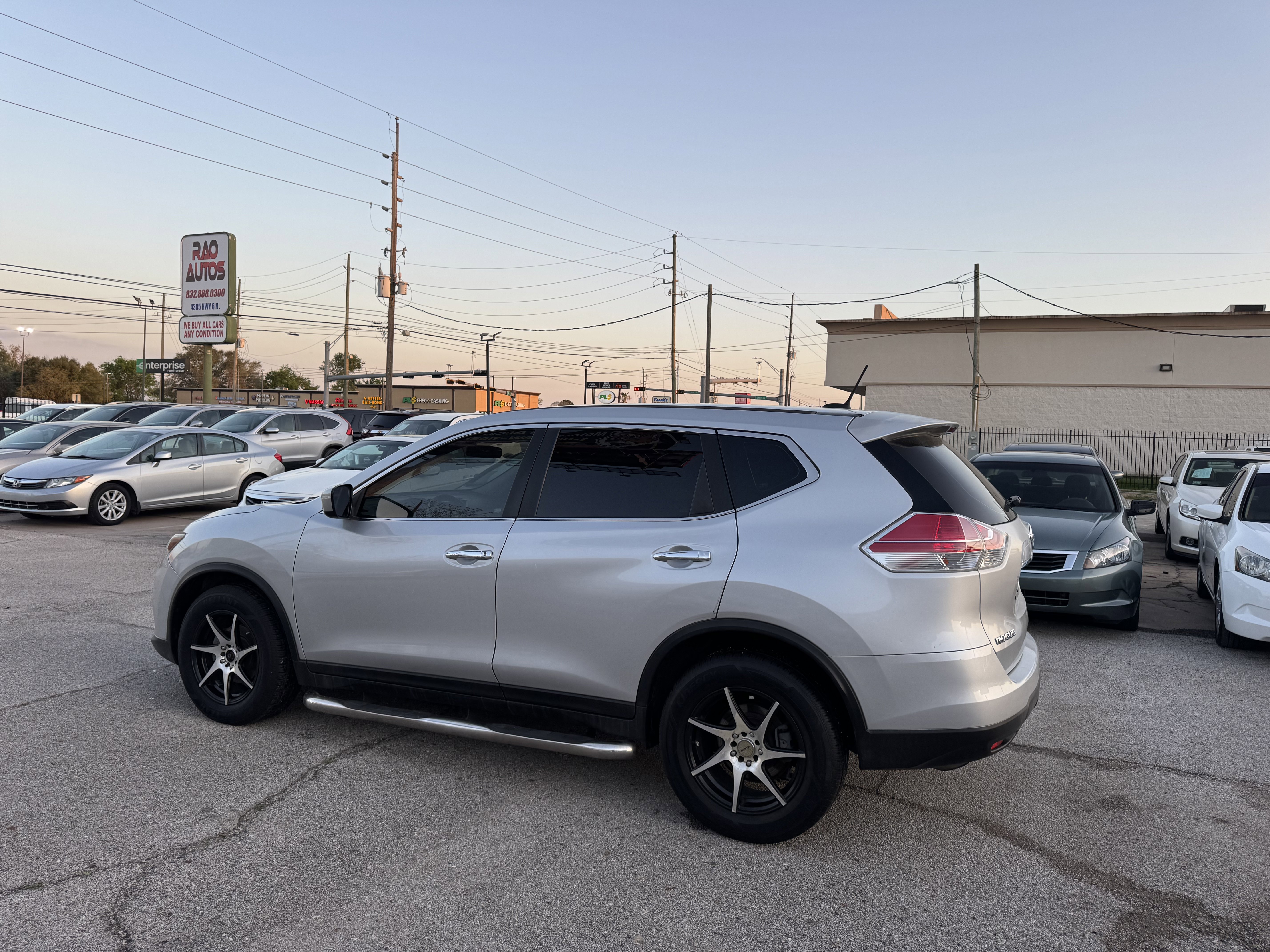 Used 2015 Nissan Rogue S image 6