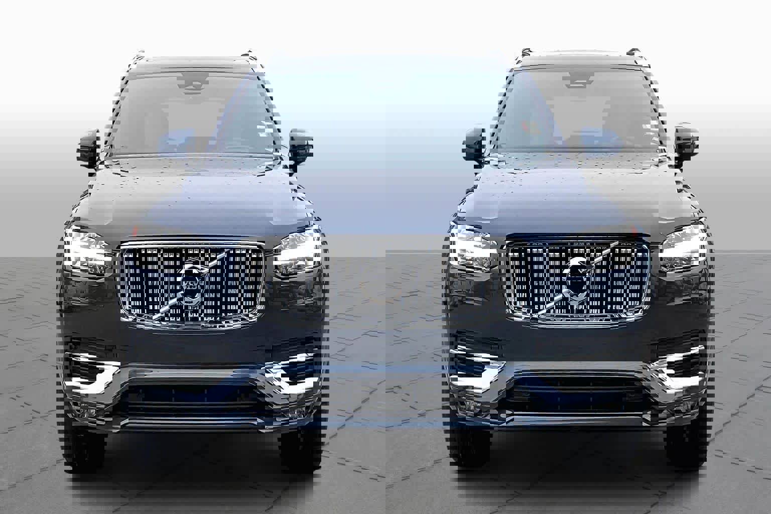 Used 2024 Volvo XC90 B6 Ultimate w/ Lounge Package image 4