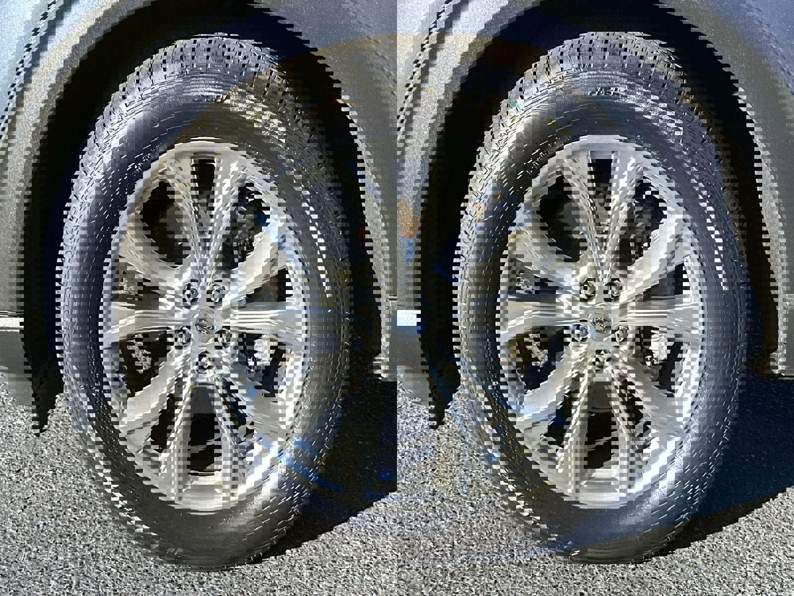 Used 2021 Ford Explorer XLT w/ Equipment Group 202A image 13