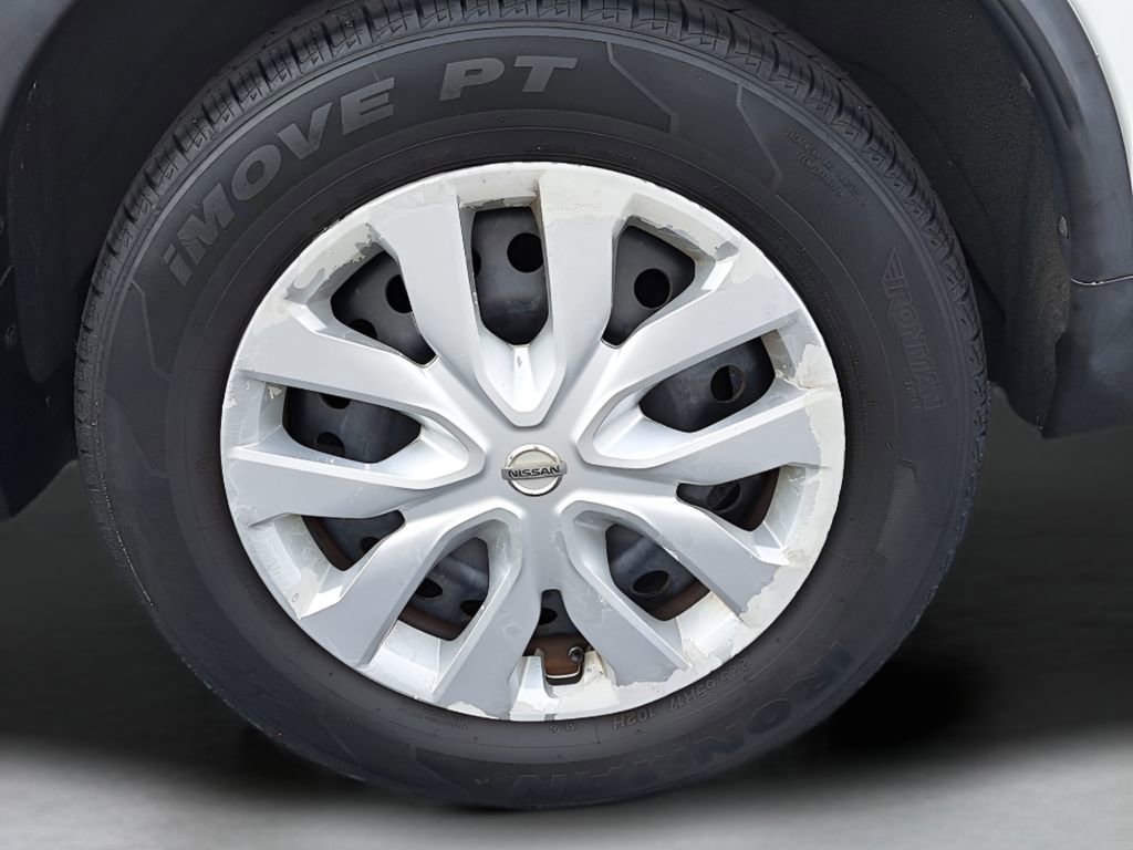 Used 2015 Nissan Rogue S image 5