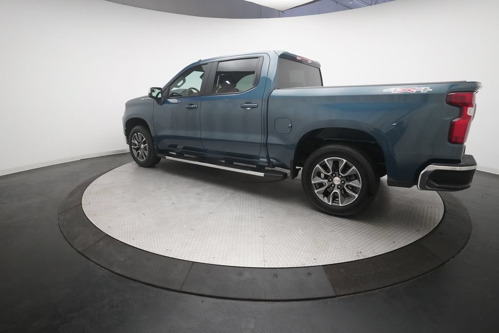 Used 2024 Chevrolet Silverado 1500 LT AWD/4WD image 5