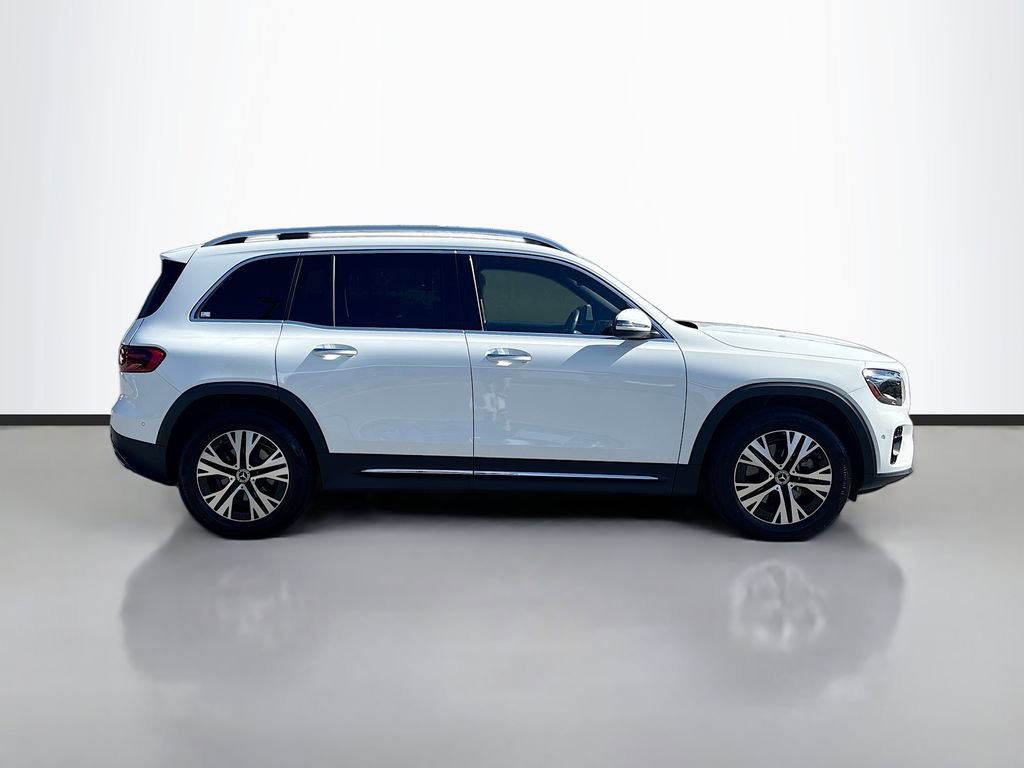 Used 2024 Mercedes-Benz GLB 250 image 2