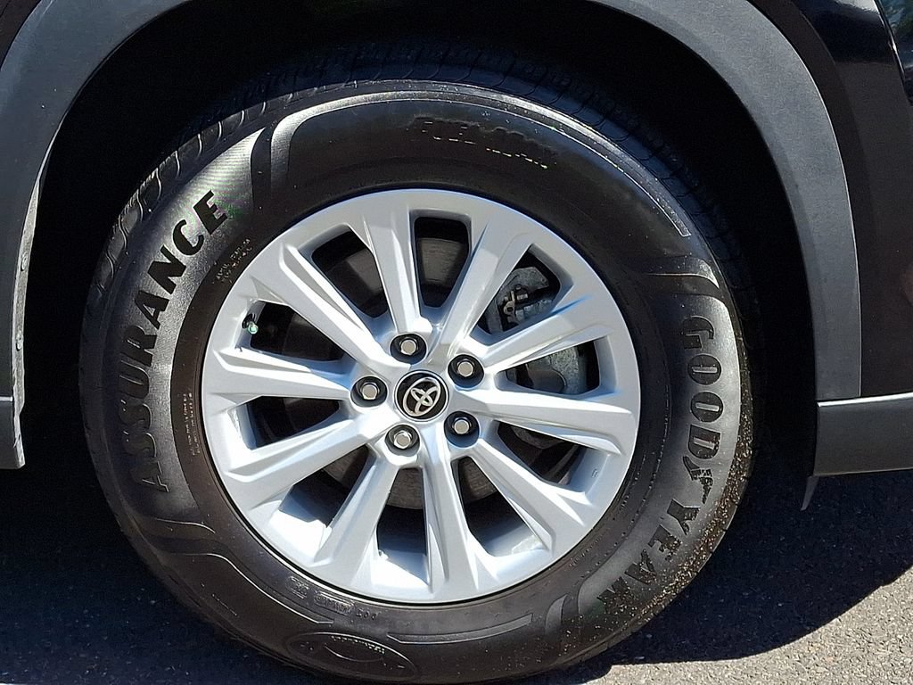 Certified 2025 Toyota Grand Highlander AWD image 8