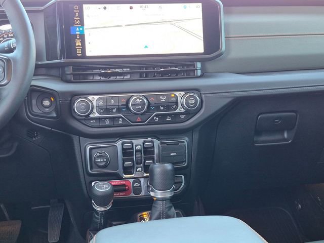 Used 2025 Jeep Gladiator Mojave AWD/4WD image 13