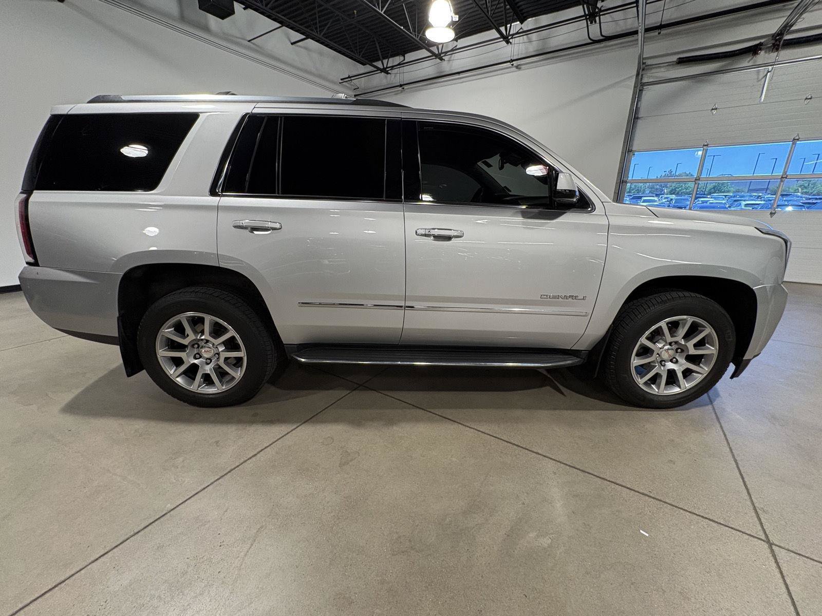 Used 2018 GMC Yukon Denali AWD/4WD image 2