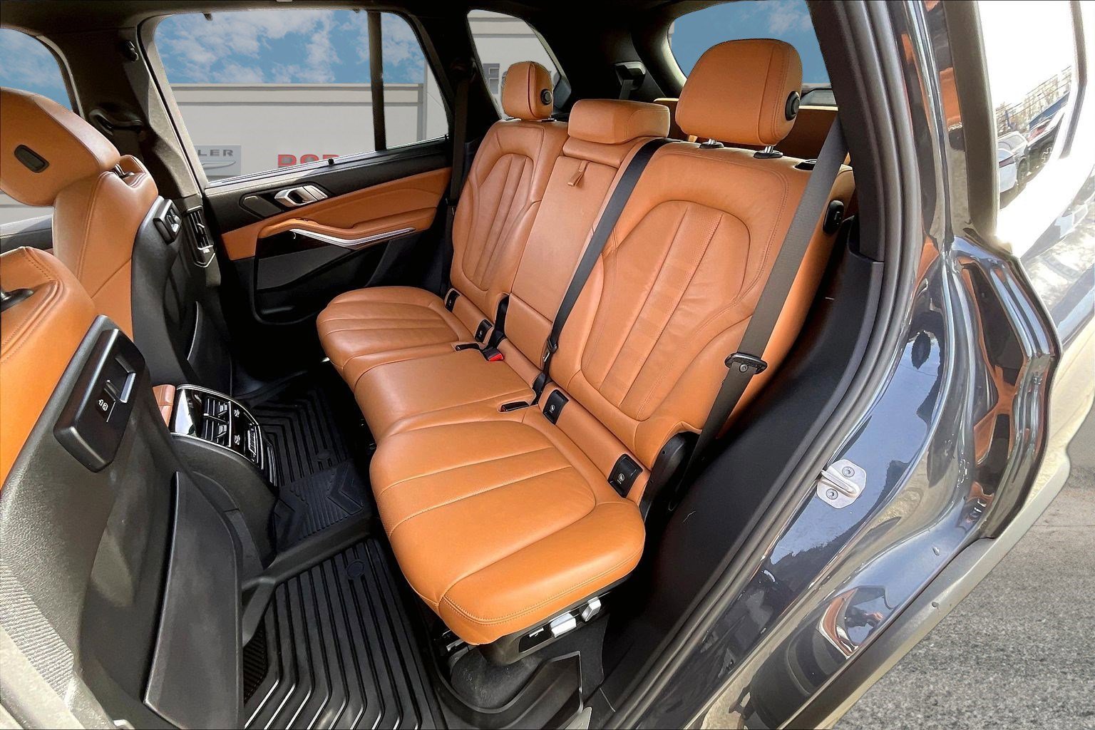 Used 2021 BMW X5 xDrive40i w/ Premium Package image 24