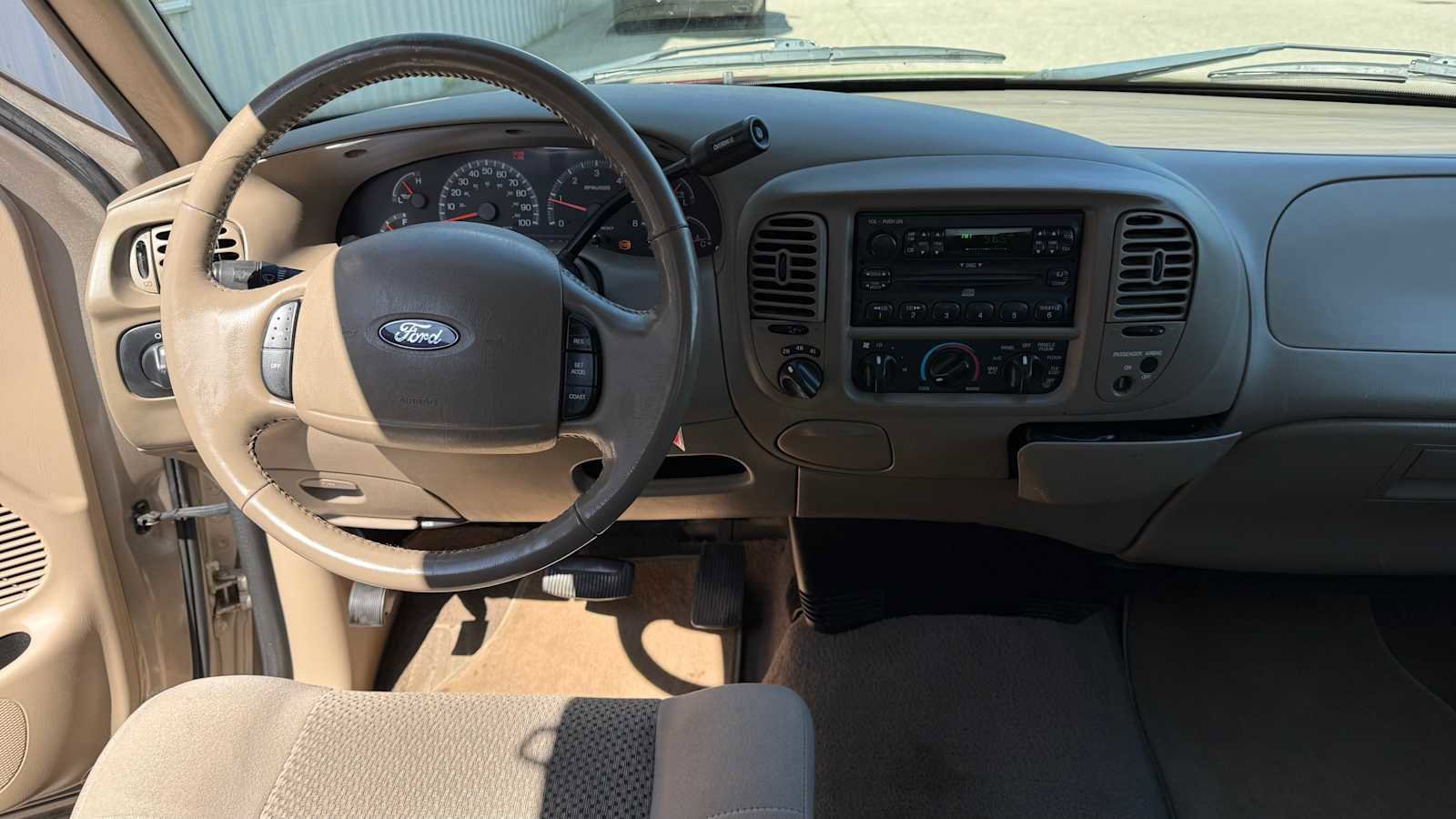 Used 2004 Ford F150 XLT AWD/4WD image 9
