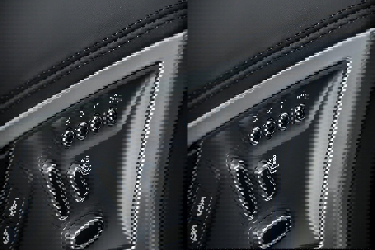 Used 2018 Jaguar F-TYPE R-Dynamic image 20