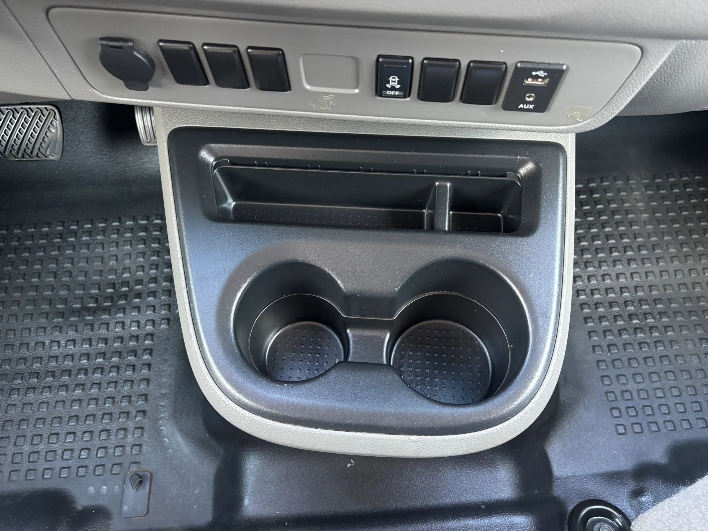 Used 2018 Nissan NV 1500 SV image 27