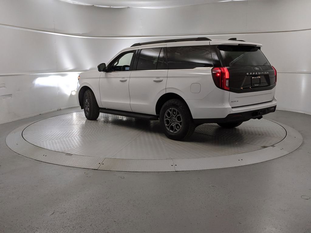 New 2025 Ford Expedition Active image 4