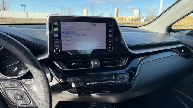Used 2022 Toyota C-HR XLE image 19