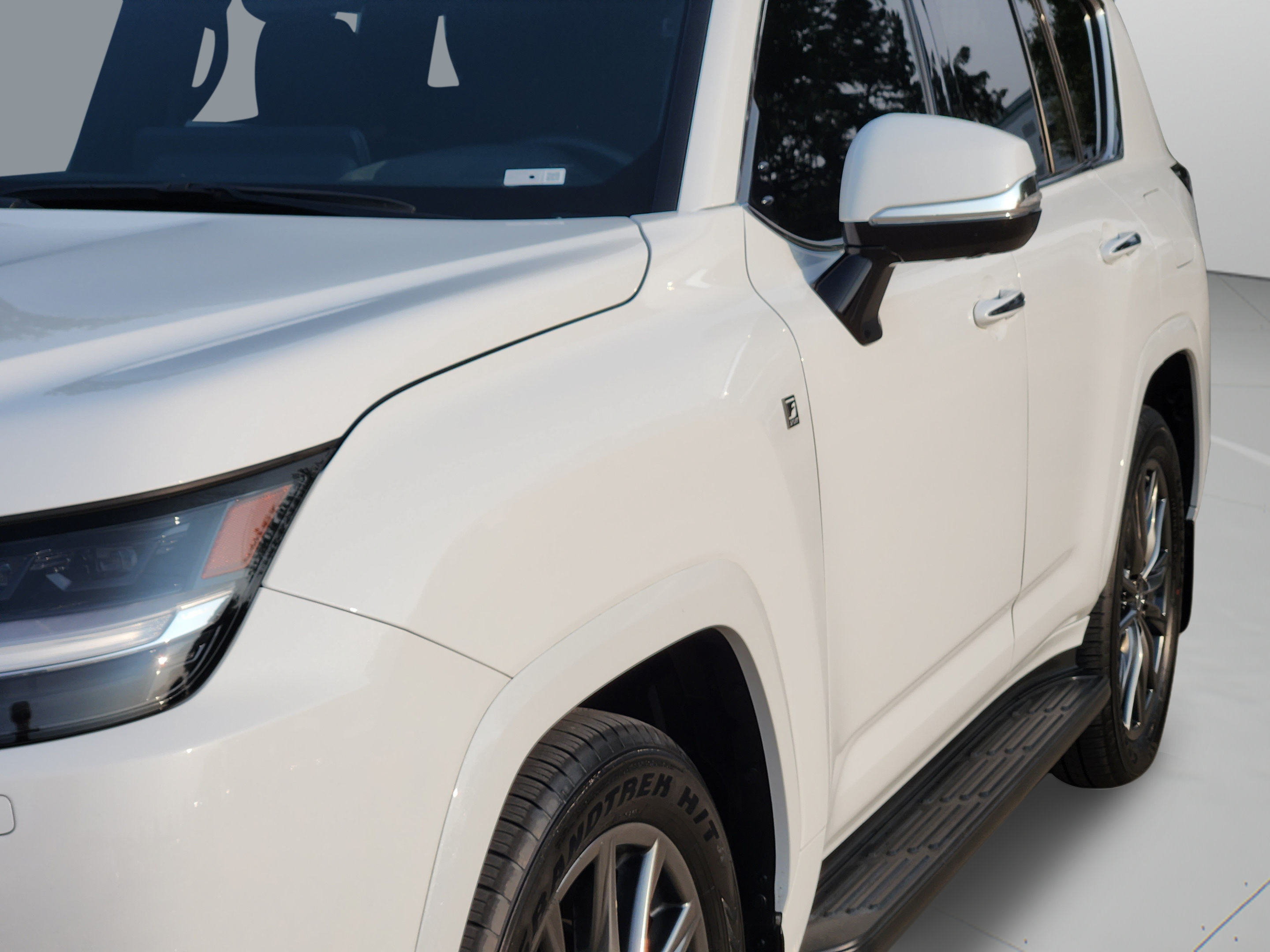 Used 2023 Lexus LX 600 F Sport w/ Accessory Package (Z1) AWD/4WD image 42