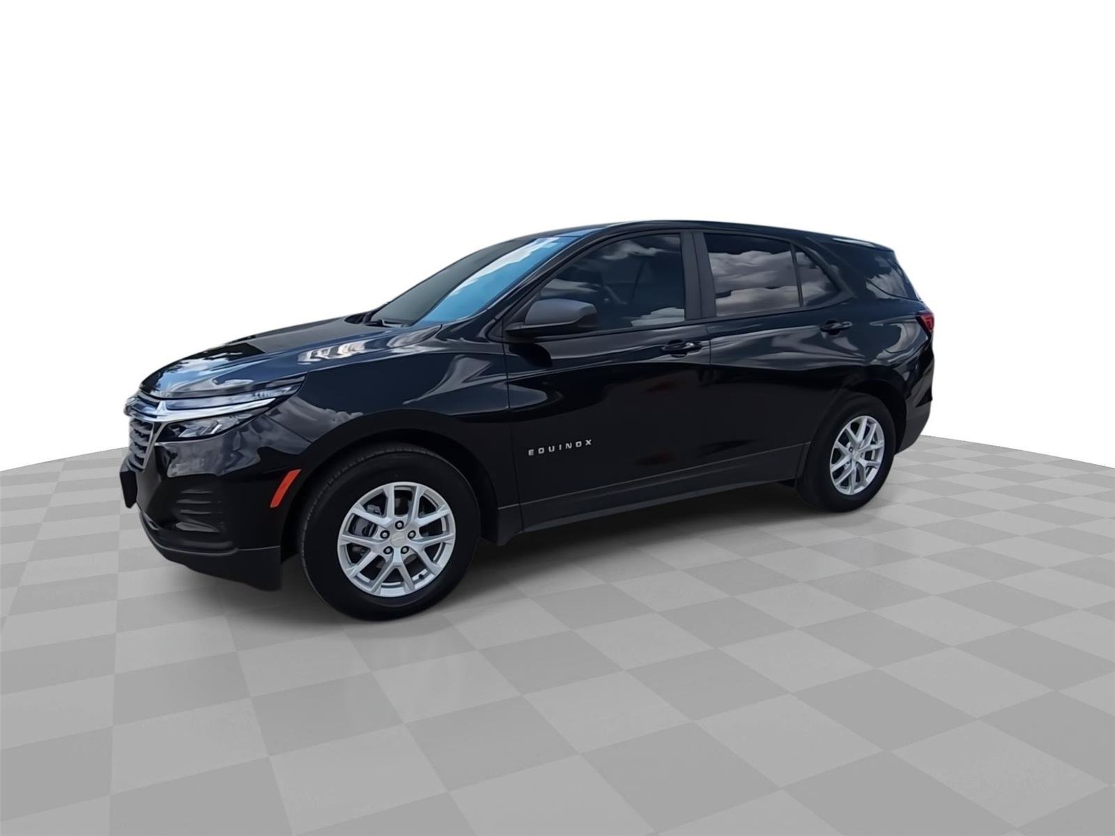 Used 2023 Chevrolet Equinox LS w/ LS Convenience Package FWD image 4